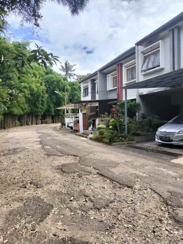 dijual rumah gegerkalong