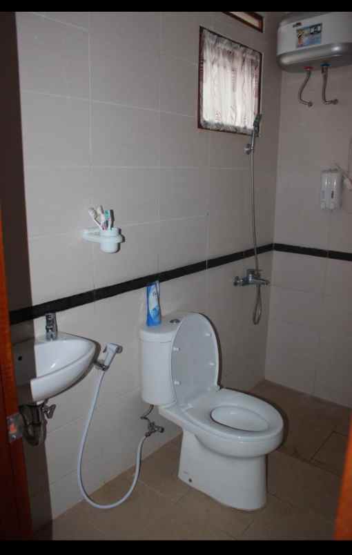 dijual rumah gegerkalong