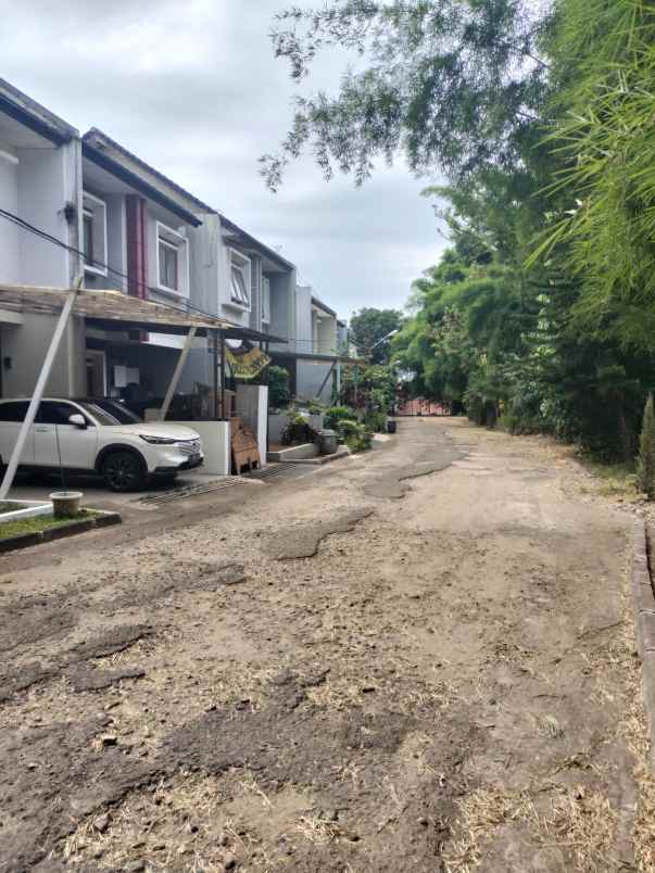 dijual rumah gegerkalong