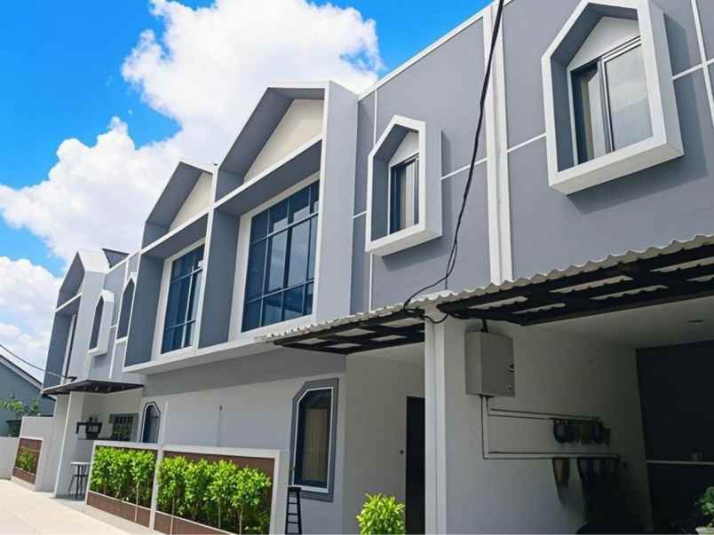 dijual rumah gn swadaya