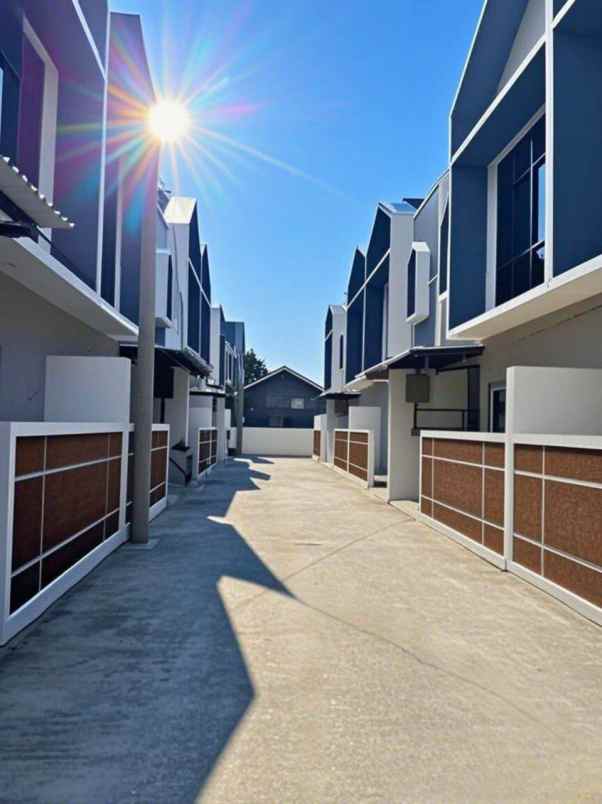 dijual rumah gn swadaya