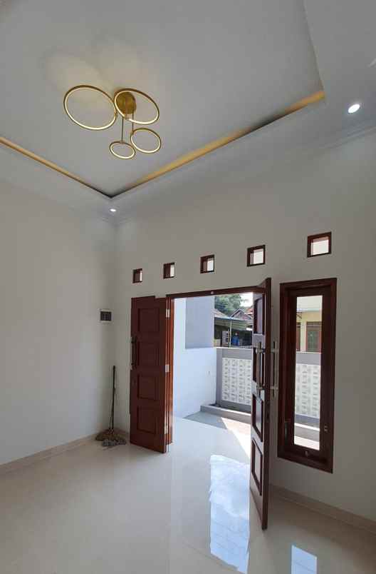 dijual rumah godean km 8