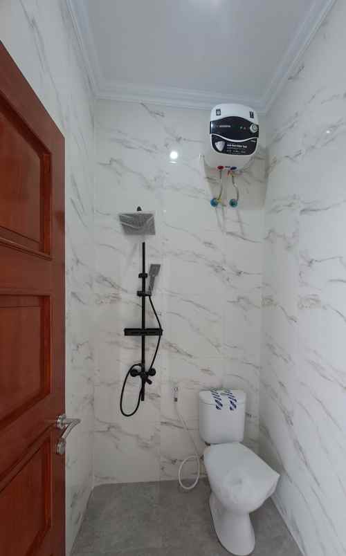 dijual rumah godean km 8