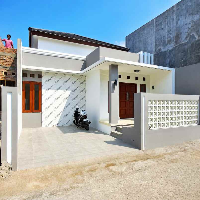 dijual rumah godean km 8