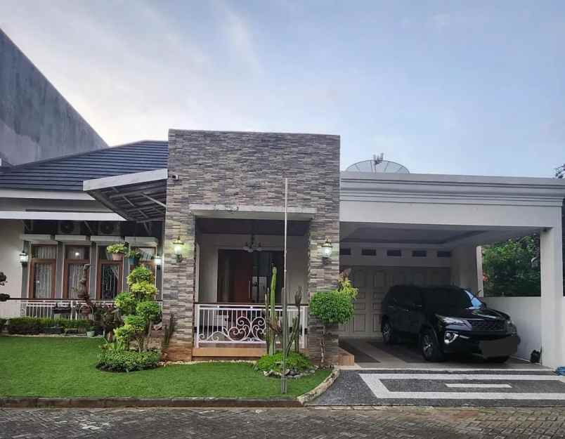 dijual rumah graha estetika