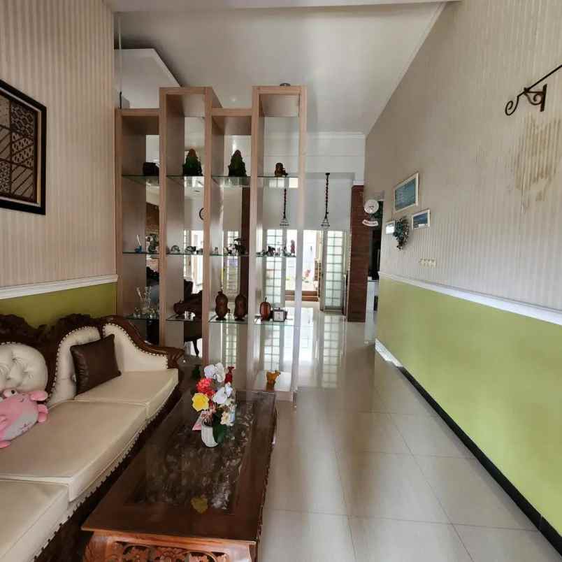 dijual rumah graha estetika