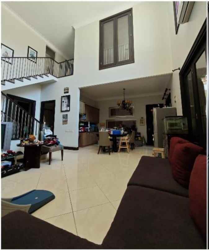 dijual rumah graha famili