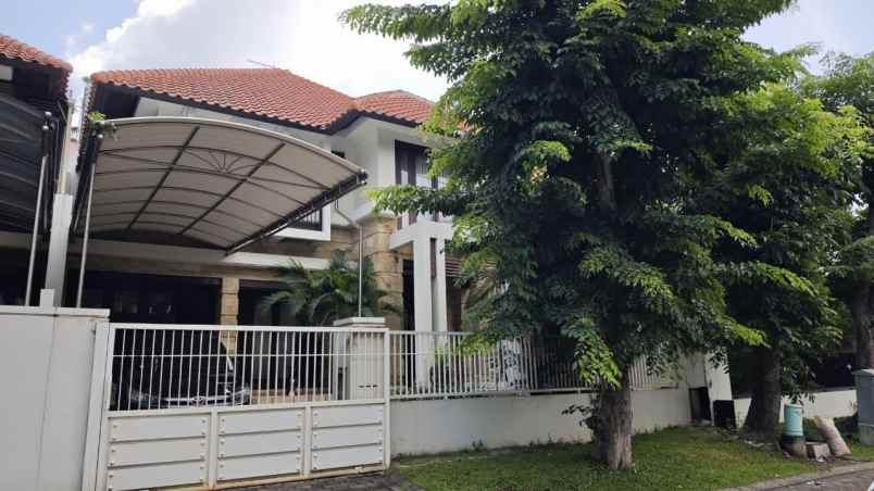 dijual rumah graha famili