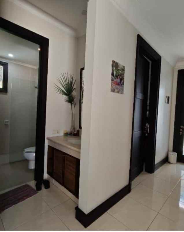 dijual rumah graha famili