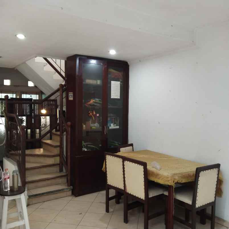 dijual rumah graha tirta