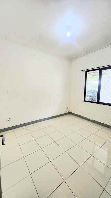 dijual rumah green ara cluster ebony