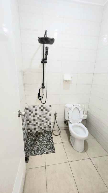 dijual rumah green ara cluster ebony