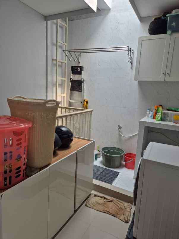 dijual rumah green lake city cluster