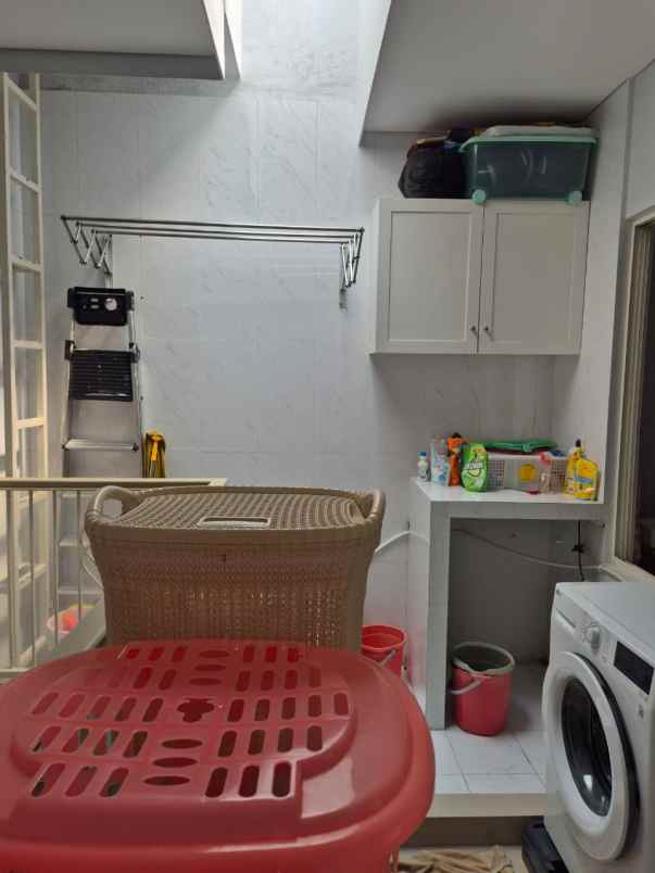 dijual rumah green lake city cluster