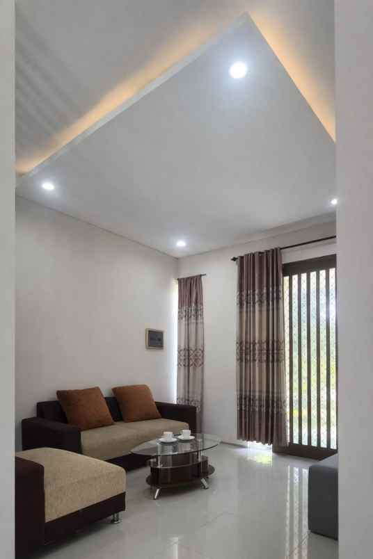 dijual rumah greenhill citraland utara