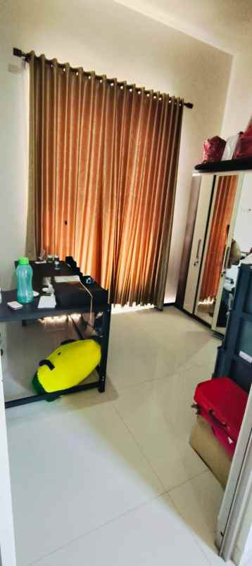 dijual rumah greenland