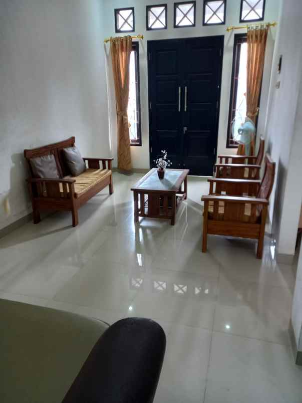 dijual rumah griya asri cilodong