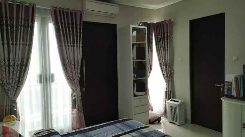 dijual rumah harapan indah cluster