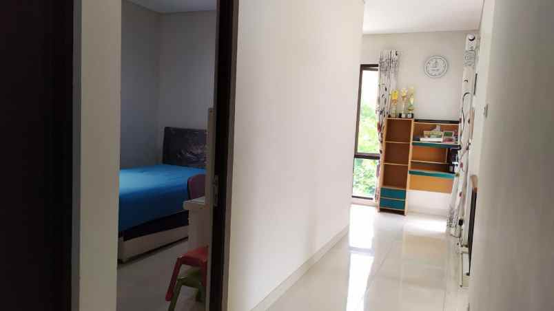 dijual rumah harapan indah cluster