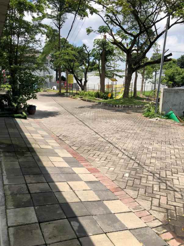 dijual rumah heavenland park cluster