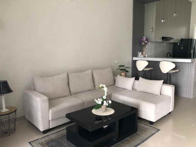 dijual rumah heavenland park cluster