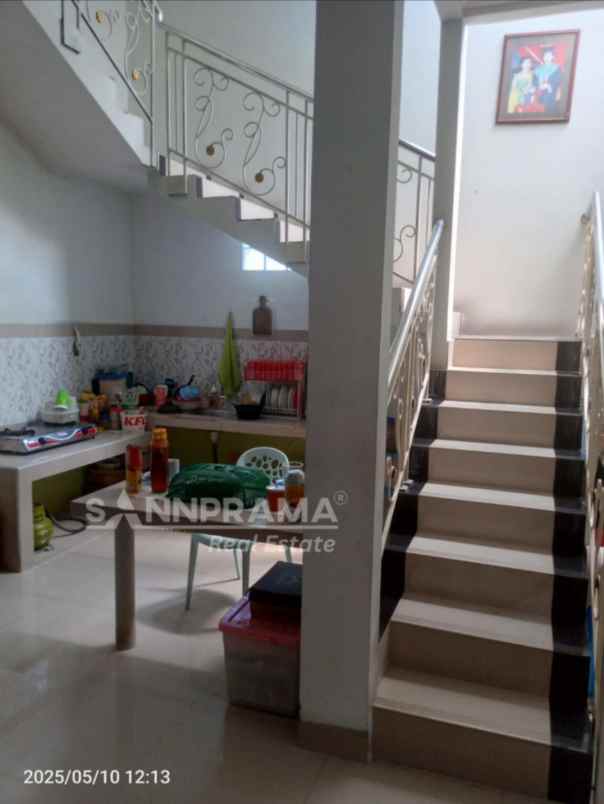 dijual rumah hook 1 5 lantai di griya melati mas gdc