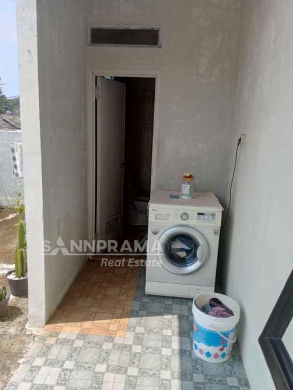 dijual rumah hook 1 5 lantai di griya melati mas gdc