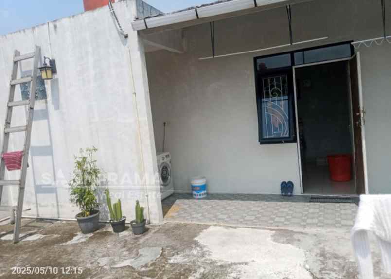 dijual rumah hook 1 5 lantai di griya melati mas gdc