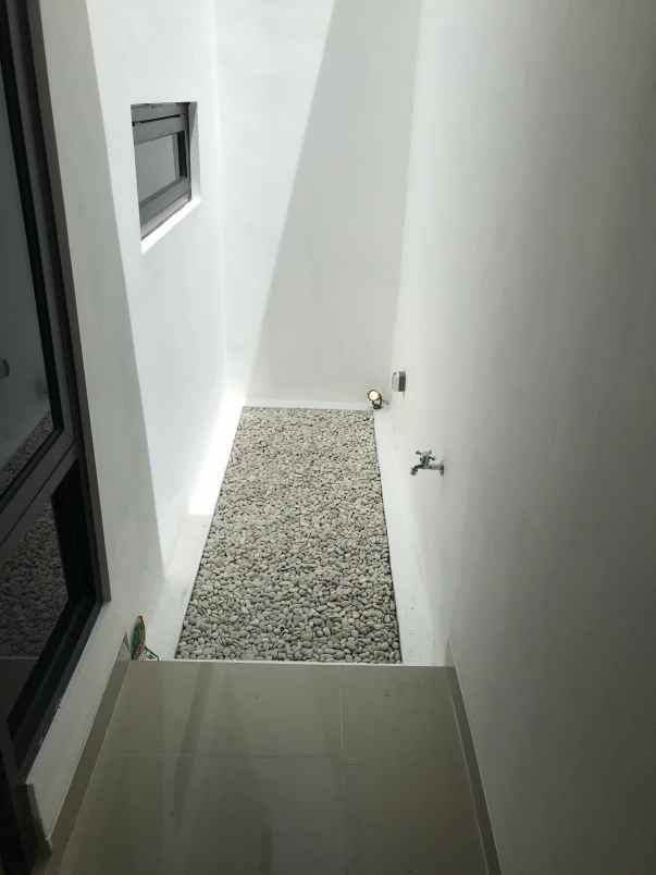 dijual rumah ibarbo park