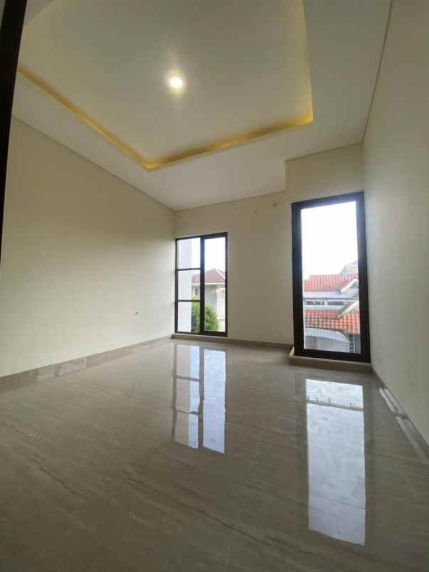 dijual rumah international village