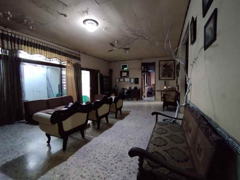 dijual rumah jajar laweyan surakarta