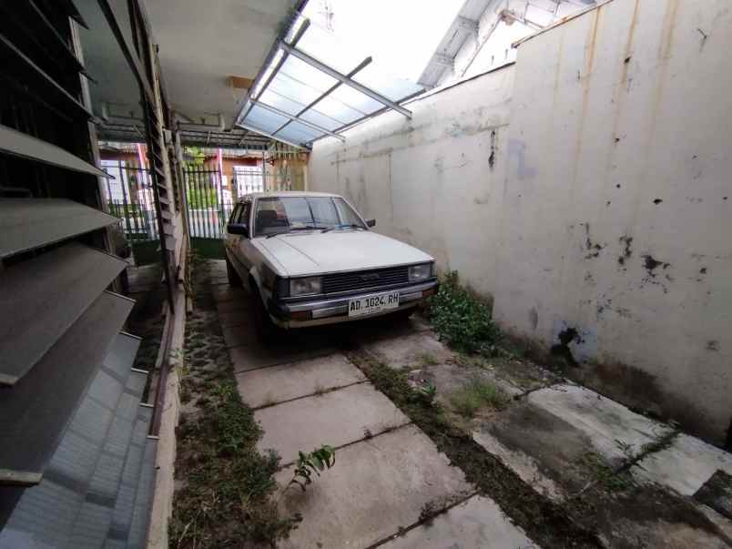 dijual rumah jajar laweyan surakarta