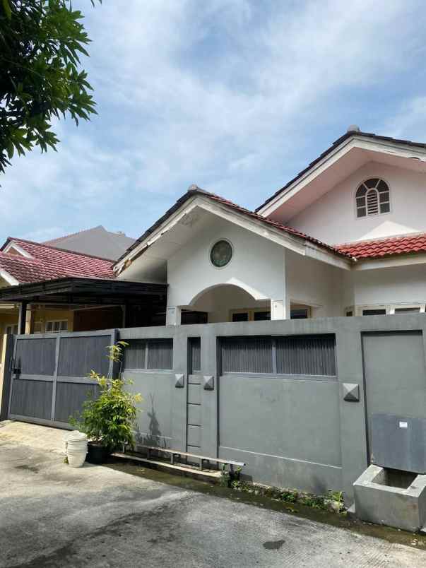 dijual rumah jaka setia