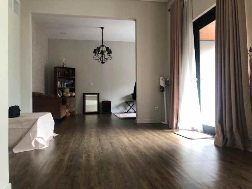 dijual rumah jakarta garden city