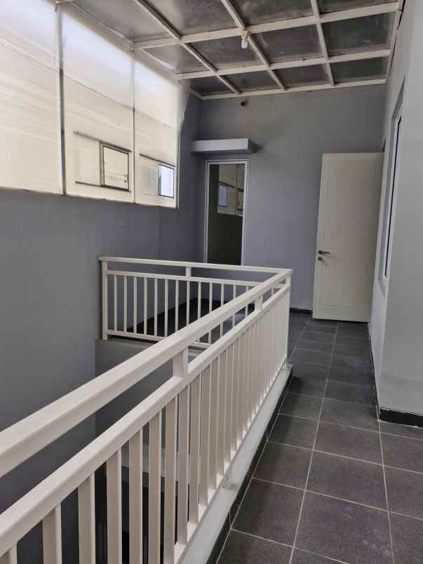 dijual rumah jakarta garden city