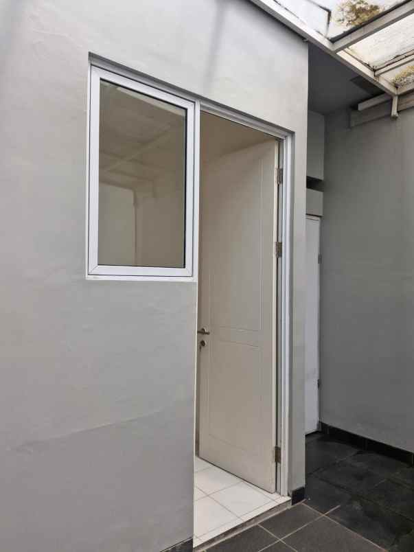 dijual rumah jakarta garden city