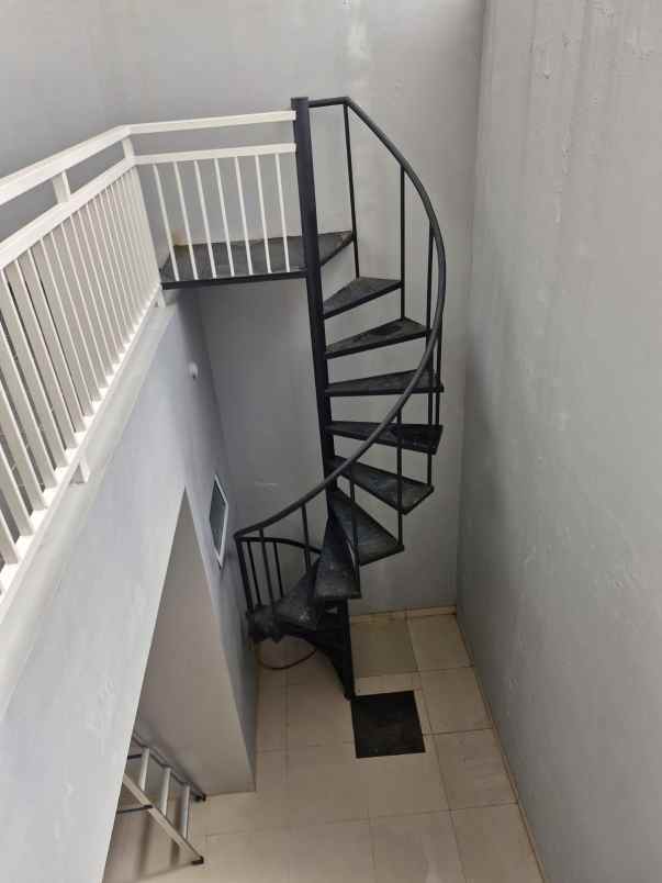 dijual rumah jakarta garden city