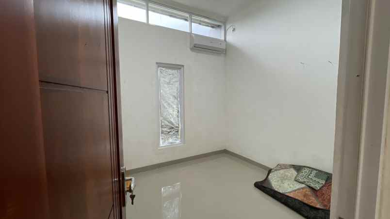 dijual rumah jalan alternatif kota