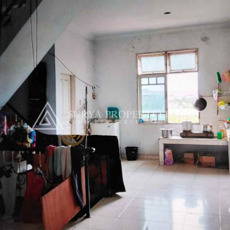 dijual rumah jalan asrama komplek bumi asri