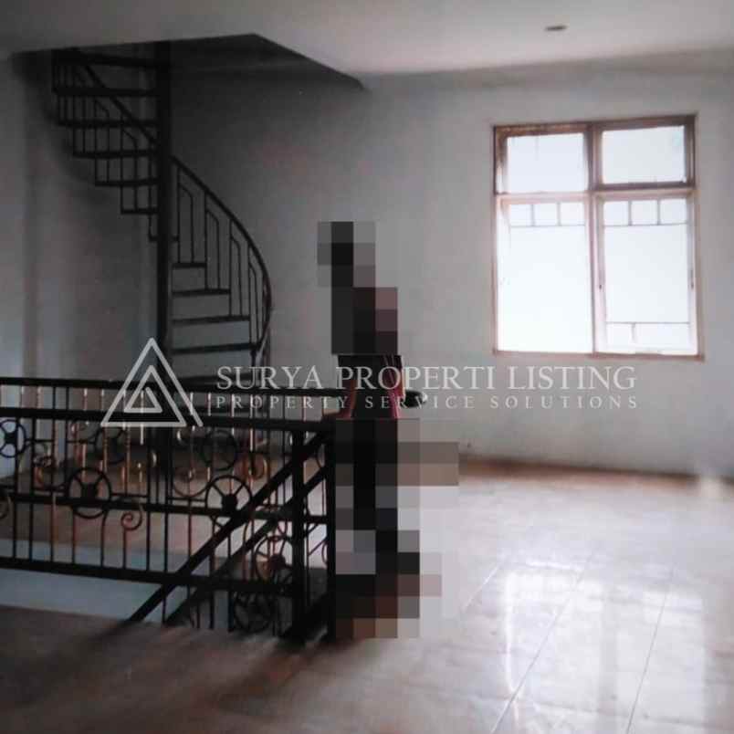 dijual rumah jalan asrama komplek bumi asri