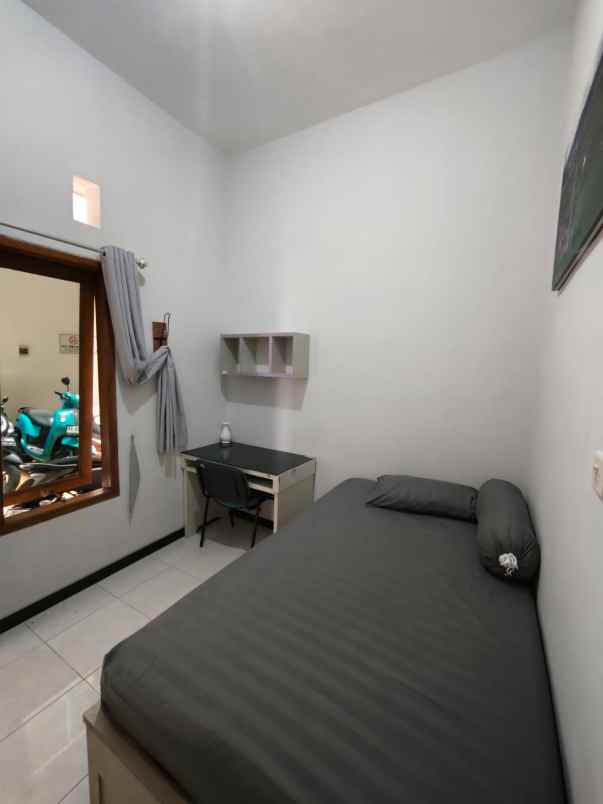 dijual rumah jalan bunga bunga suhat