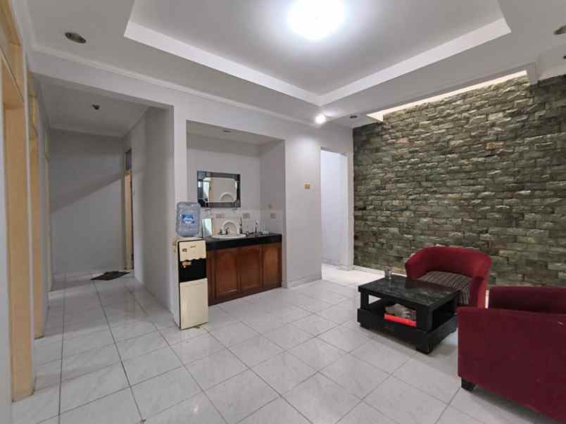 dijual rumah jalan cempaka putih tengah