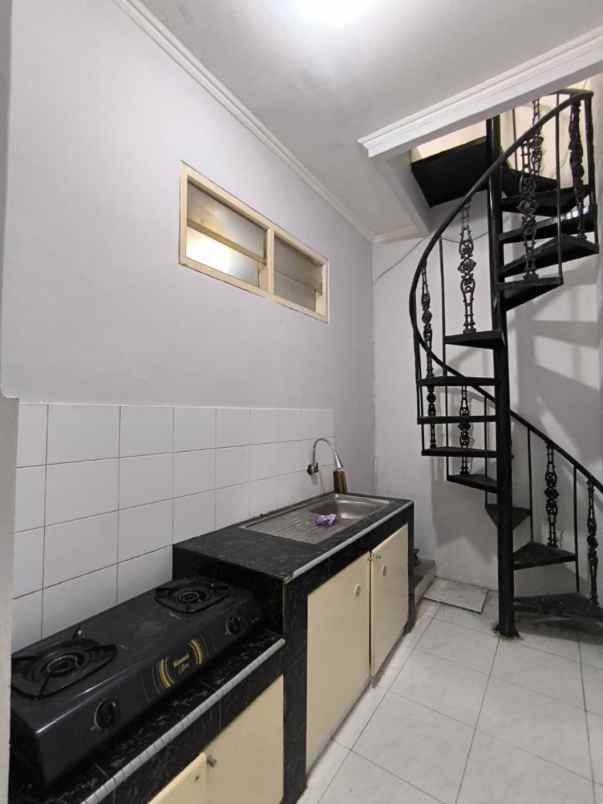 dijual rumah jalan cempaka putih tengah