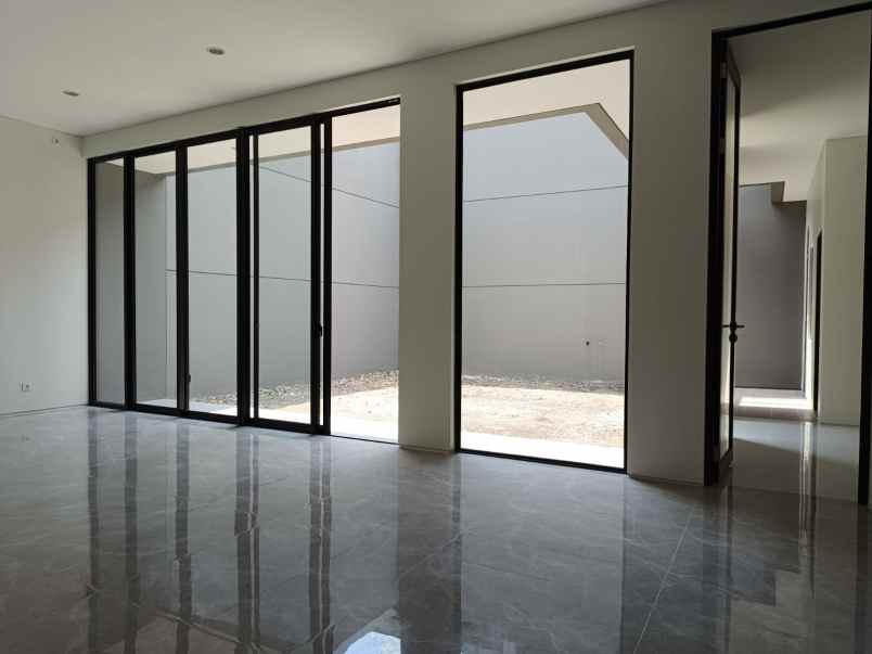 dijual rumah jalan citraland district 9