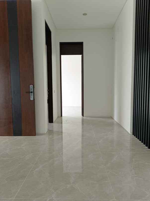 dijual rumah jalan citraland district 9