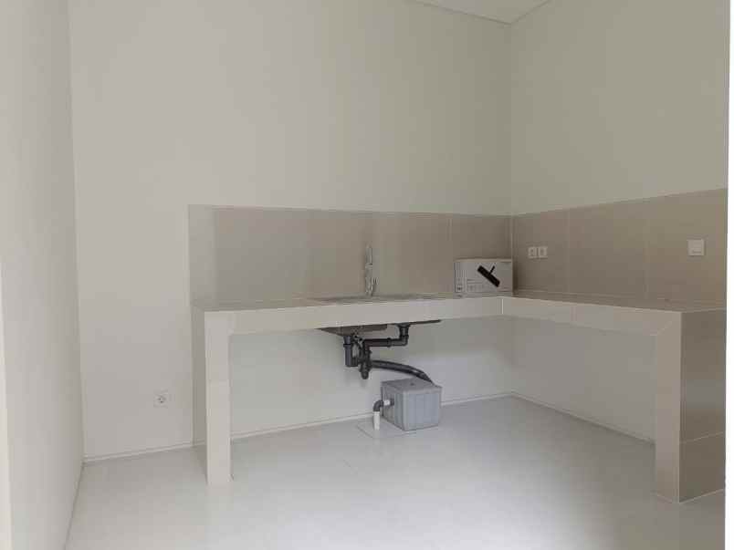 dijual rumah jalan citraland district 9