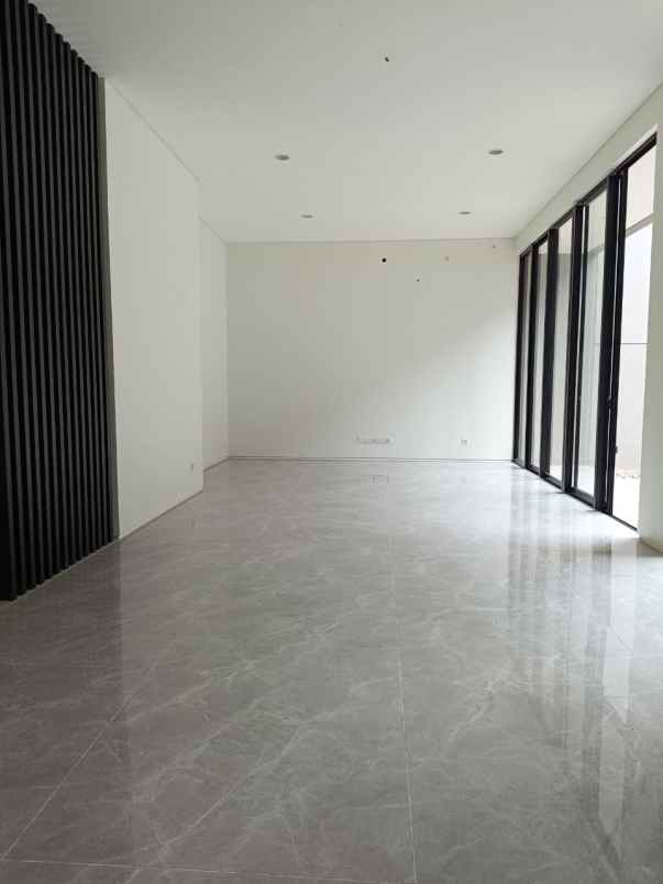 dijual rumah jalan citraland district 9