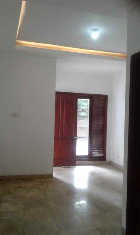 dijual rumah jalan crystal golf citraland