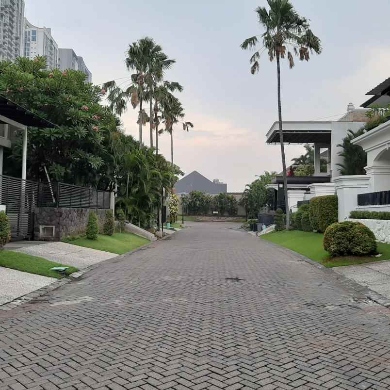 dijual rumah jalan darmo hill