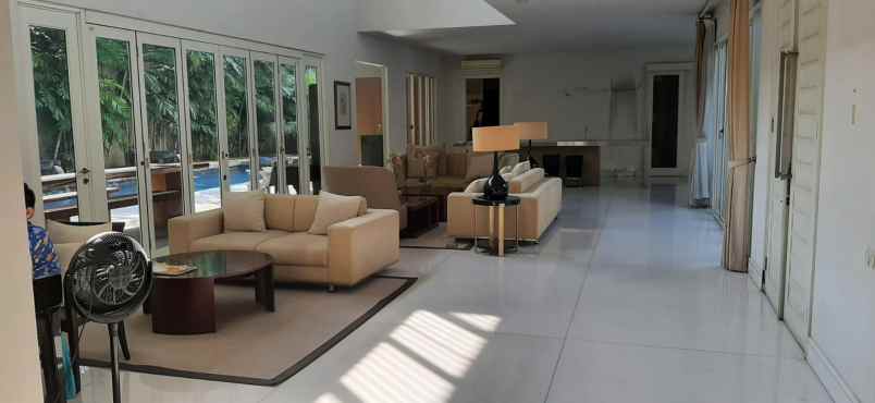 dijual rumah jalan darmo hill